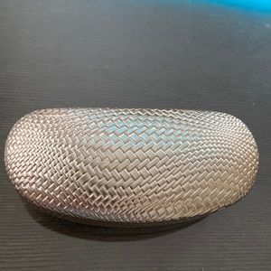 METALLIC HARD SHELL CASE FOR EYEGLASSES or SUNGLASSES